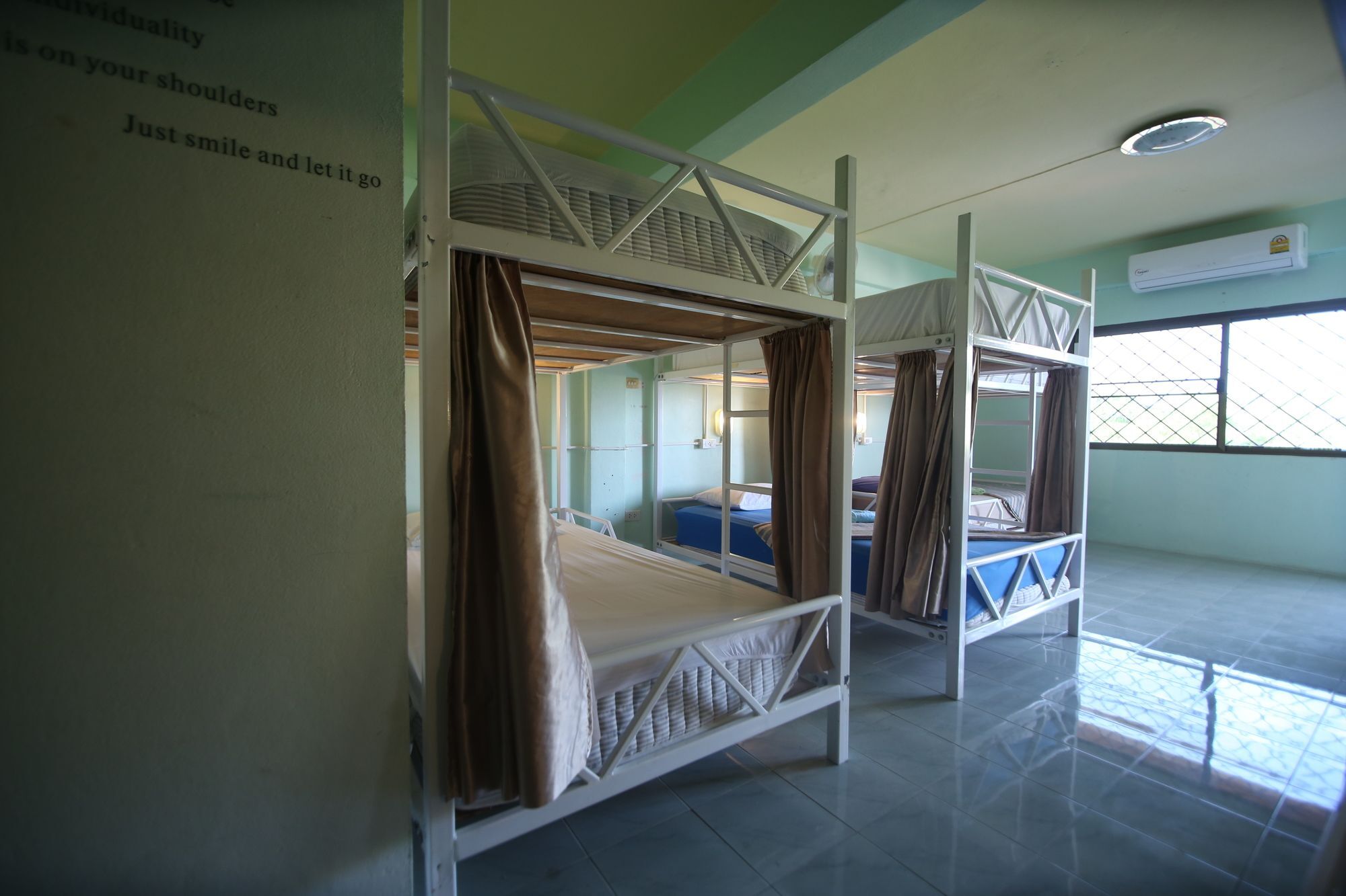 Cube Hostel 甲米 外观 照片